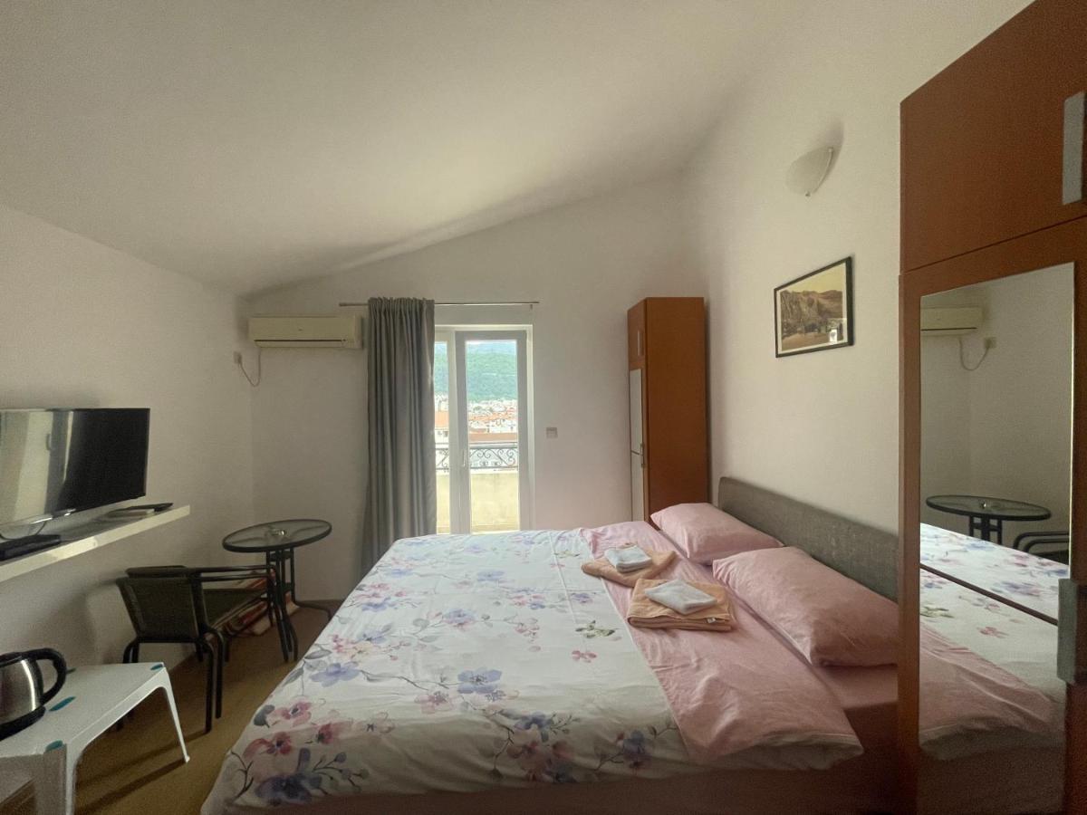 Apartments Manojlovic Будва Екстер'єр фото