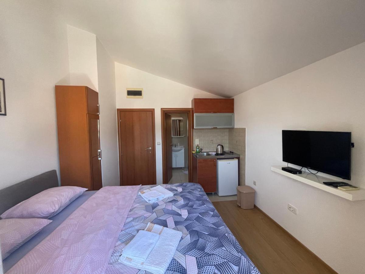 Apartments Manojlovic Будва Екстер'єр фото