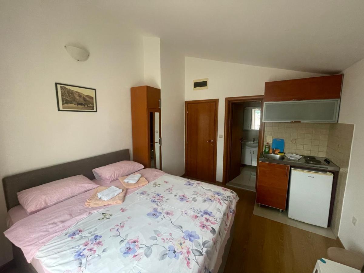 Apartments Manojlovic Будва Екстер'єр фото