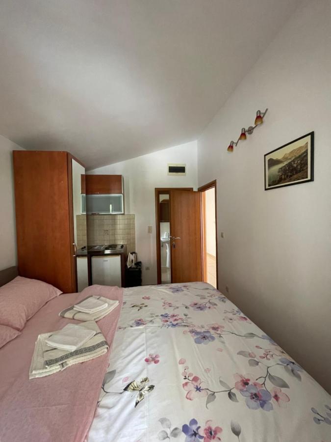 Apartments Manojlovic Будва Екстер'єр фото