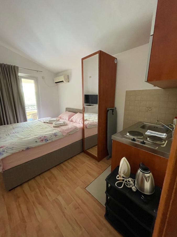 Apartments Manojlovic Будва Екстер'єр фото
