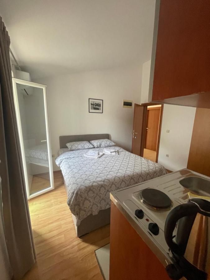 Apartments Manojlovic Будва Екстер'єр фото