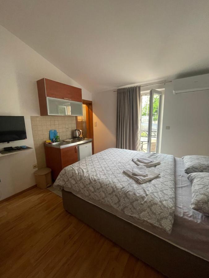Apartments Manojlovic Будва Екстер'єр фото