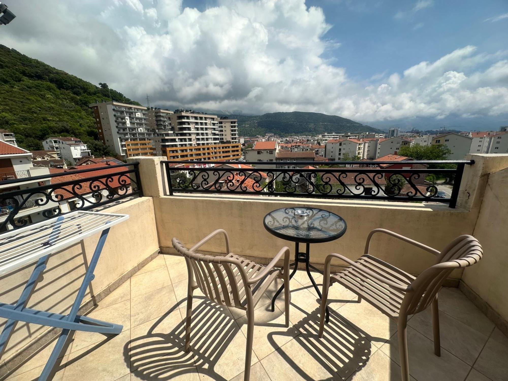 Apartments Manojlovic Будва Екстер'єр фото