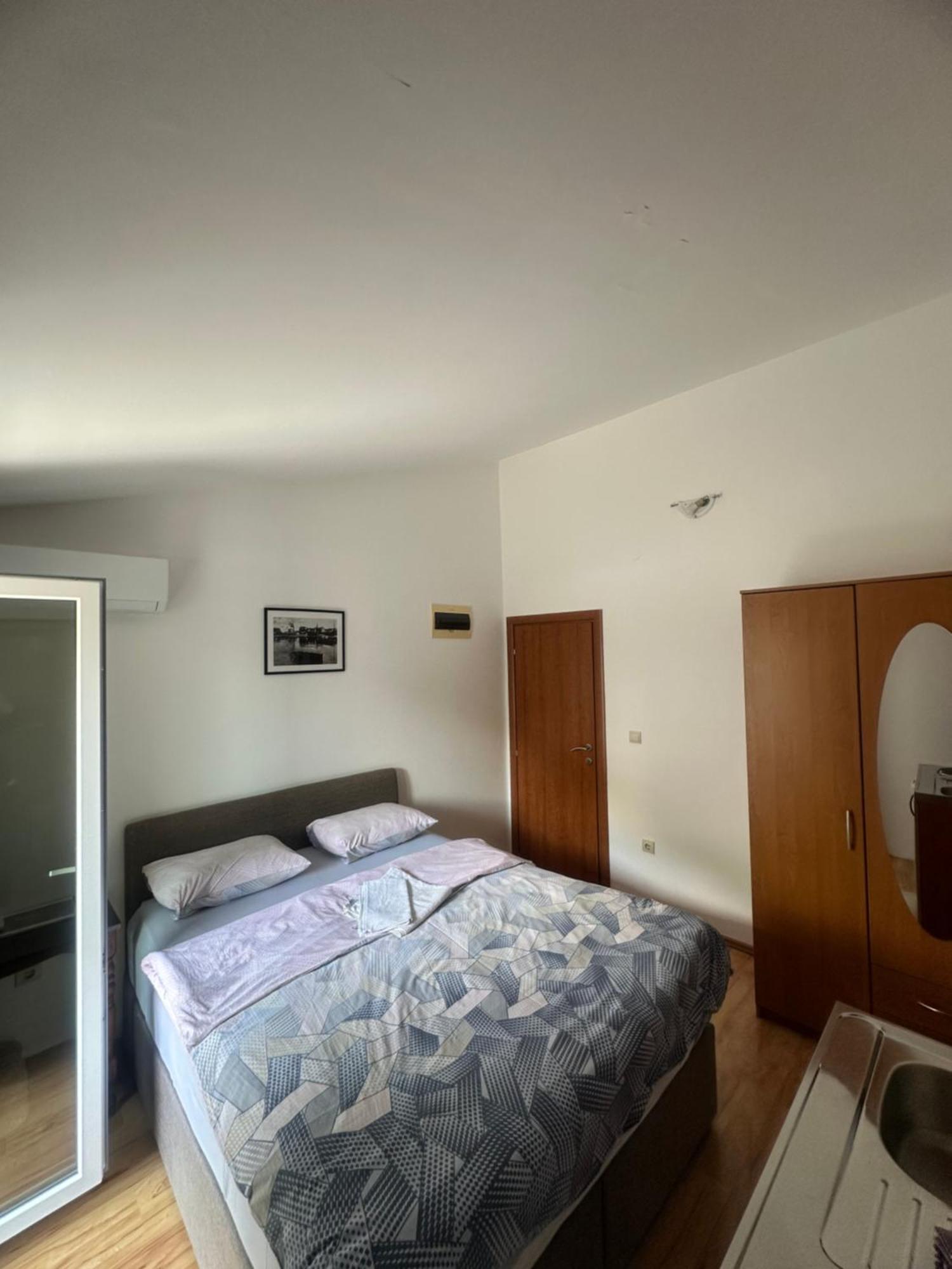 Apartments Manojlovic Будва Екстер'єр фото