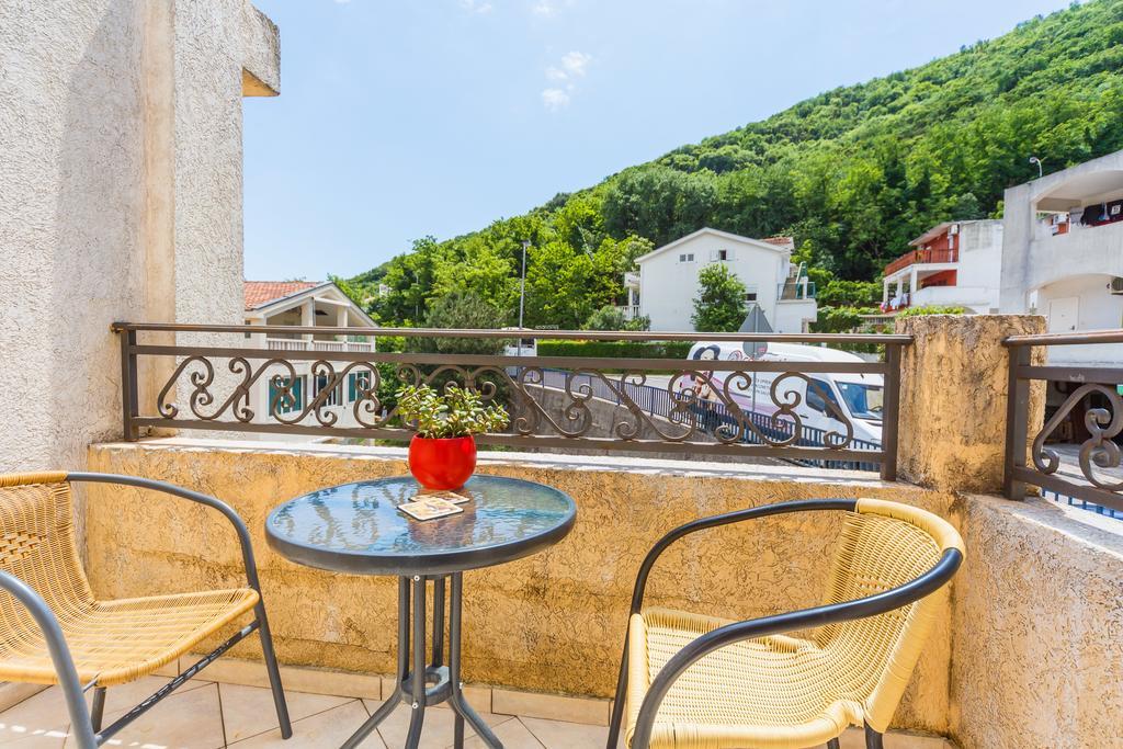 Apartments Manojlovic Будва Екстер'єр фото