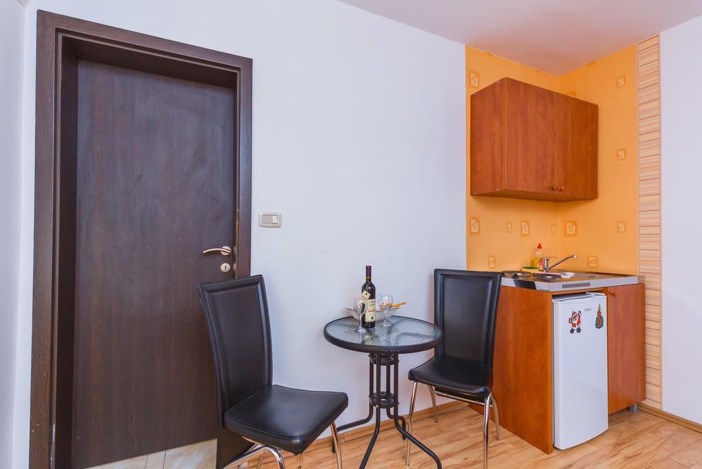 Apartments Manojlovic Будва Екстер'єр фото