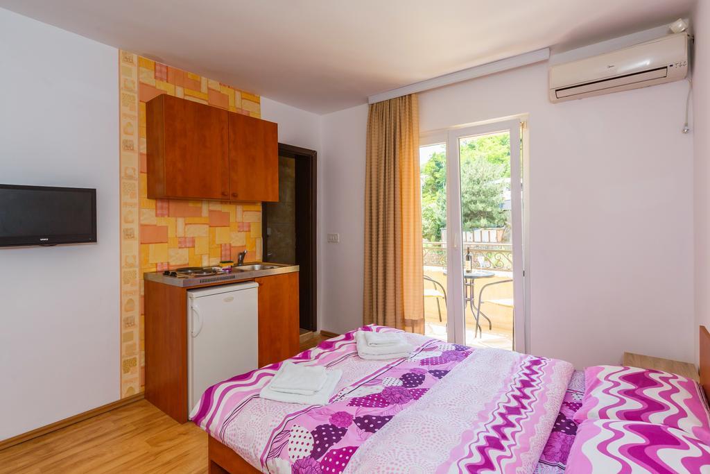 Apartments Manojlovic Будва Екстер'єр фото