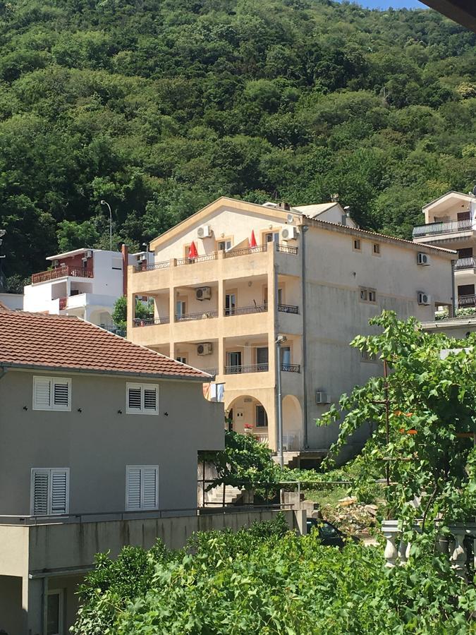 Apartments Manojlovic Будва Екстер'єр фото